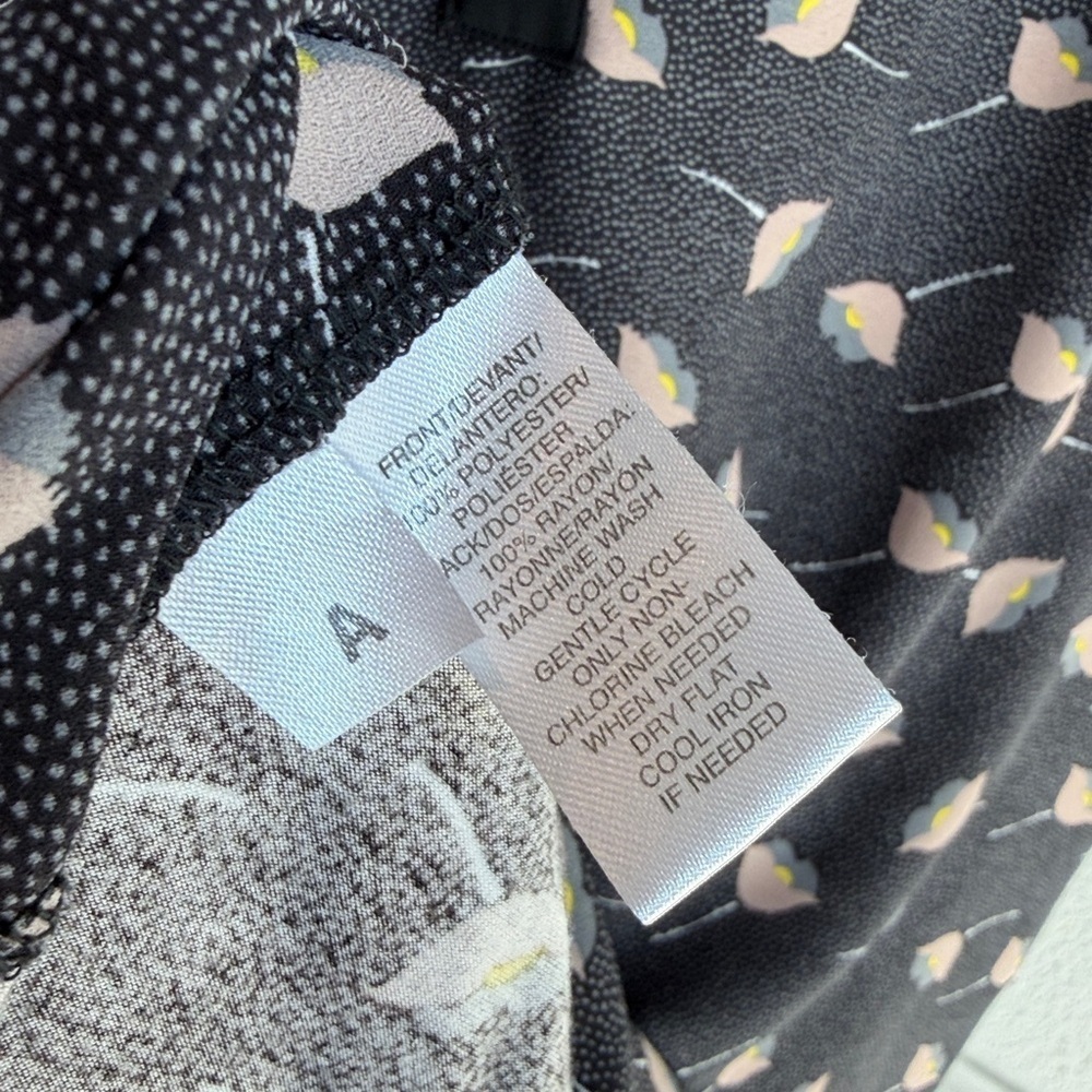 Ann Taylor Loft sleeveless top - Picture 4 of 4